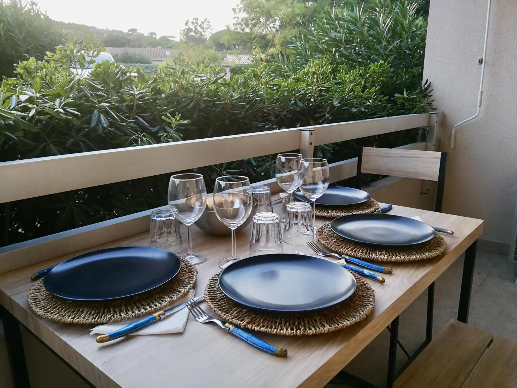 Grand Studio Standing Avec Terrasse Et Parking Sainte-Maxime Exterior photo